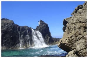 Air Terjun Asin di Pantai Nambung, Fenomena Alam yang Memukau