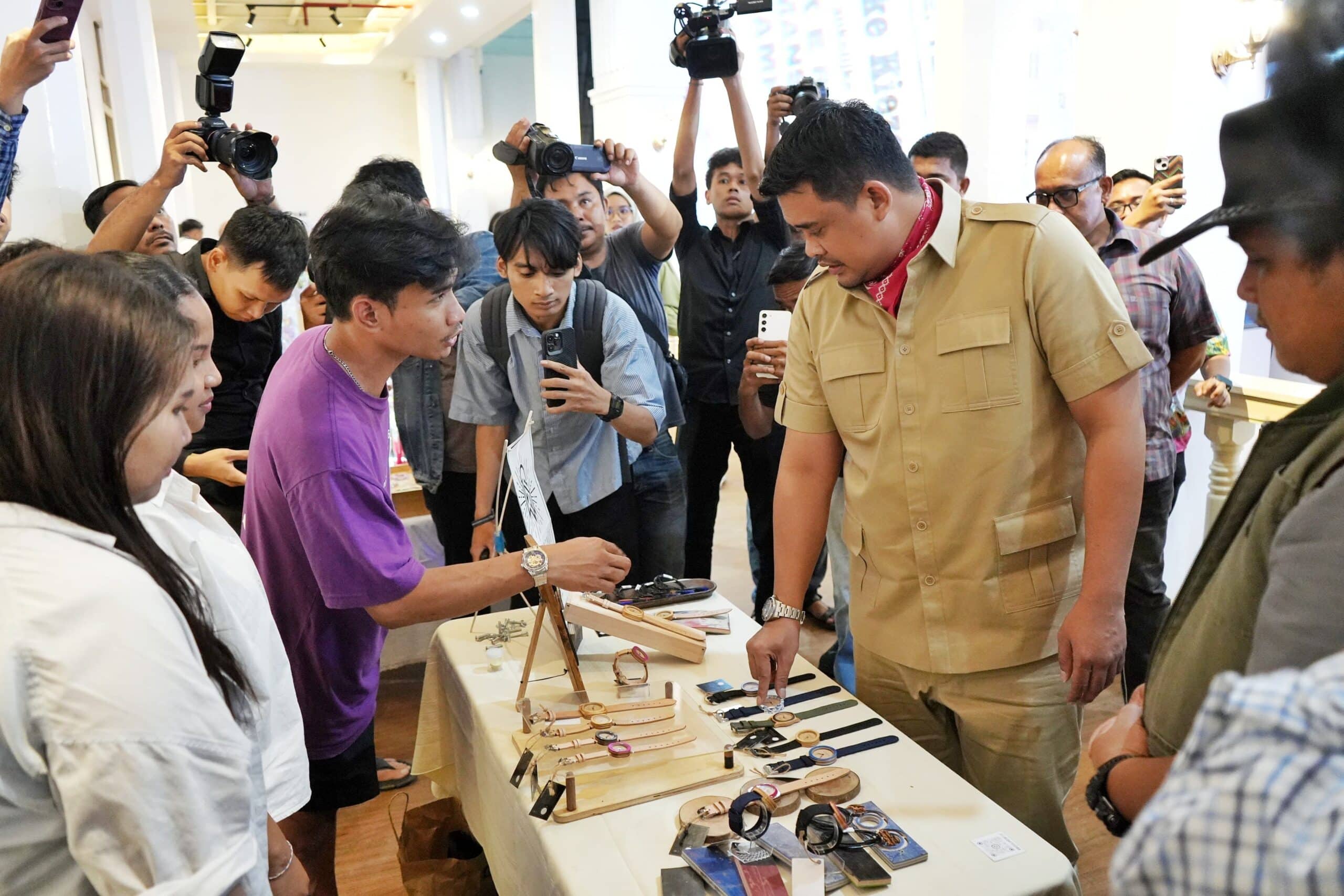 Walikota Medan Bobby Afif Nasution sukses menghadirkan nuansa Medan Tempo Doeloe pada event Warenhuis Fest 2025.(Ist)