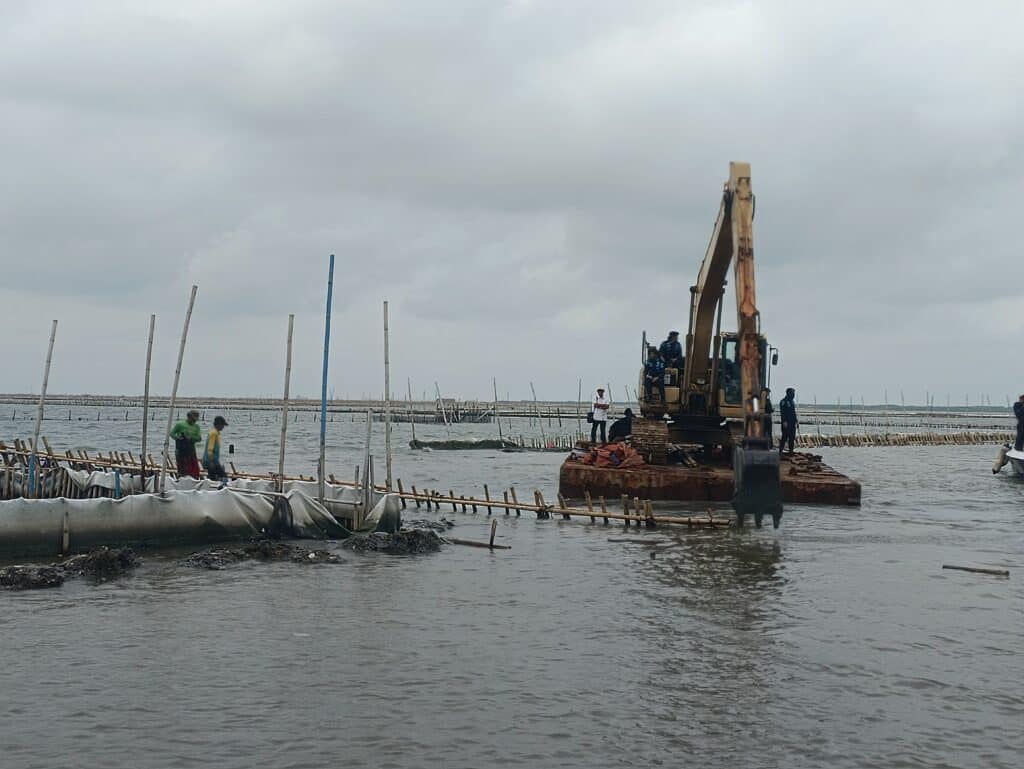 PT TRPN Bongkar Sendiri Pagar Laut di Tarumajaya Bekasi