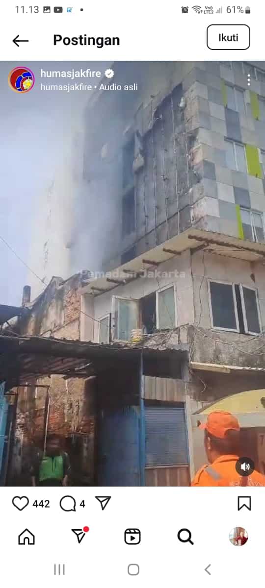 Hotel 101 di Glodok Jakarta Barat terbakar. (instagram humasjakfire)