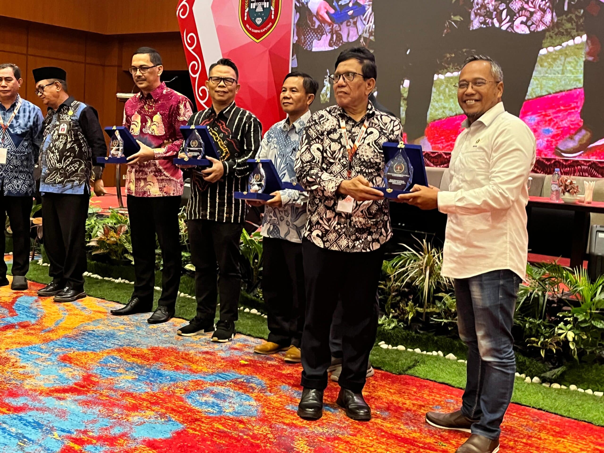 Ketum PWI Hendry CH Bangun Buka Seminar Nasional HPN 2025 di Kalimantan Selatan. (Ist)