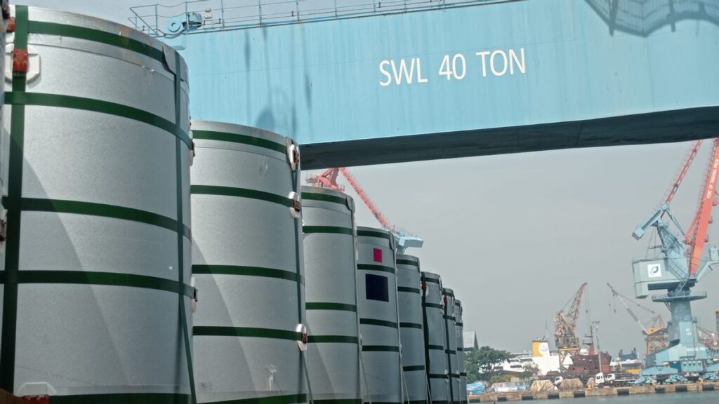 Produk Baja Nasional Dipatok 27 Juta Ton, Krakatau Steel Ekspor 5.000 Ton Baja