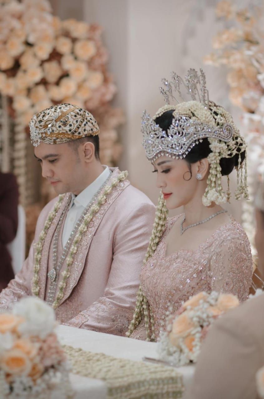 Penyanyi Elma Agustin menikah dengan pengusahan Ihsan Rahman. (Instagram)