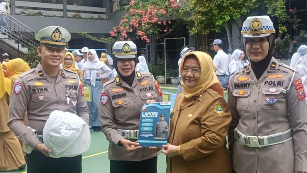 Polisi Ingatkan Pelajar SMAN 3 Bogor untuk Jauhi Perilaku Menyimpang melalui Program “Police Goes to School”