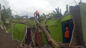 143 Rumah Rusak di Kabupaten Bekasi Rusak Akibat Diguyur Hujan Deras Disertai Angin Kencang
