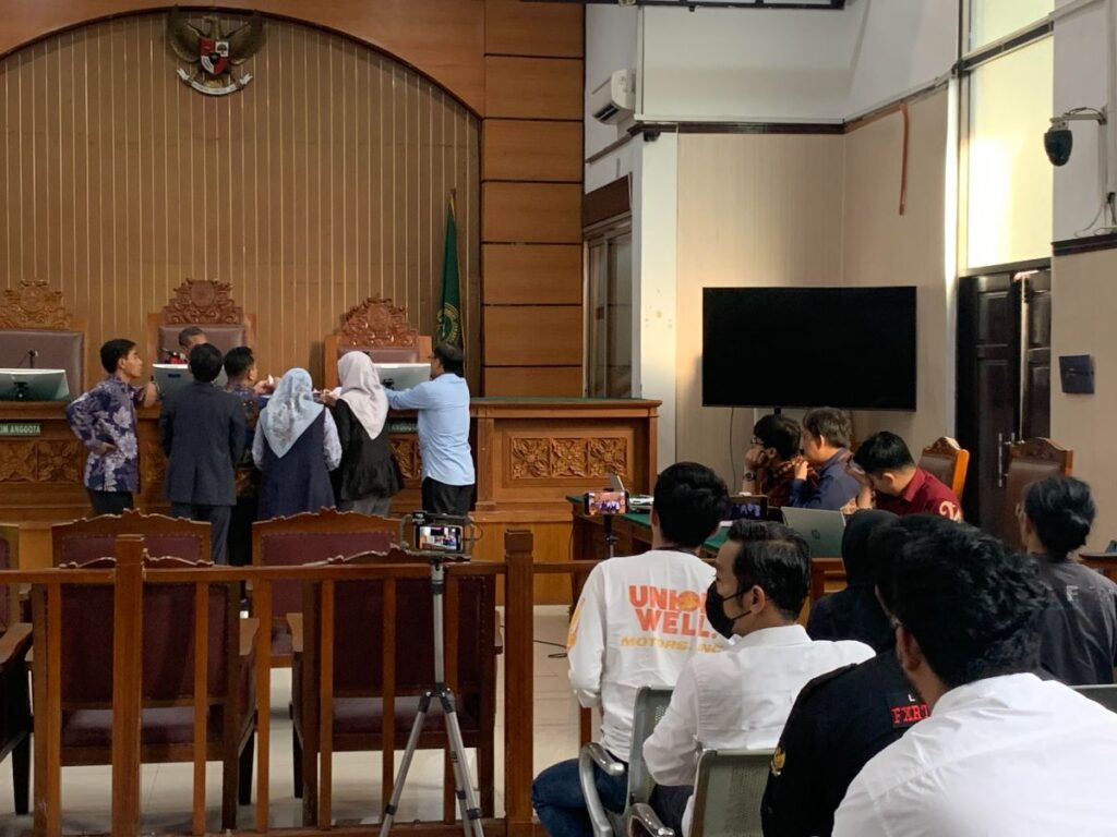 Saksi KPK Tak Masalah Gunakan Bukti Lama, dan Terpidana Agustiani Gugat KPK