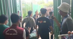 Sejumlah Orang Jadi Sasaran Amukan Suporter Usai Laga Persija vs Persib di Stadion Patriot Candrabhaga