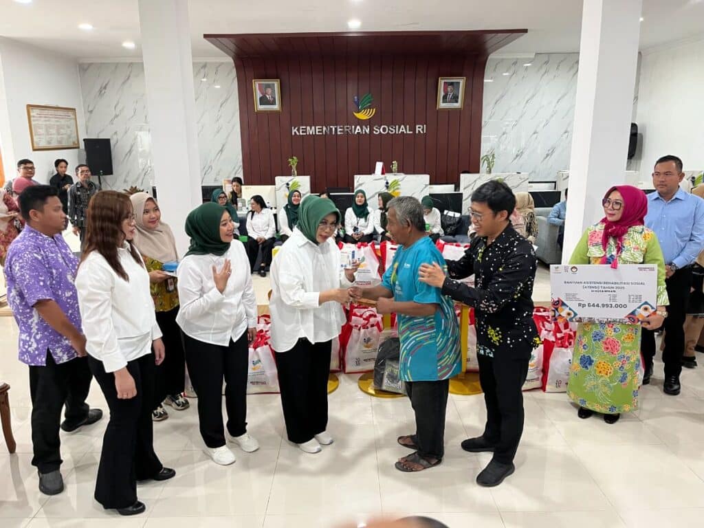 Dharma Wanita Persatuan Kemensos Salurkan Bantuan Rp 600 Juta di Sentra Pangudi Luhur
