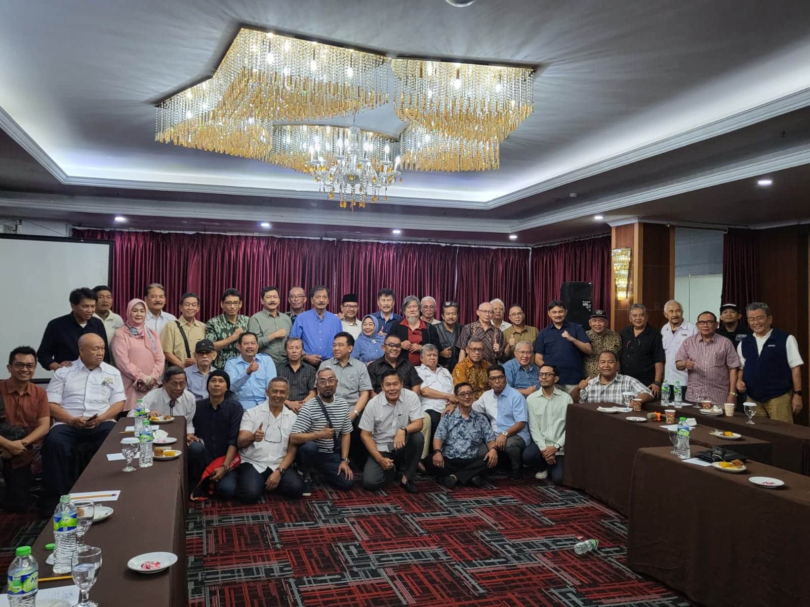 Caretaker Ketua Kadin Jawa Barat Agung Suryamal Sutisna, Senin (3/2), sore mengundang puluhan senior Kadin Jawa Barat di Hotel Asrilia, Bandung.(Ist)