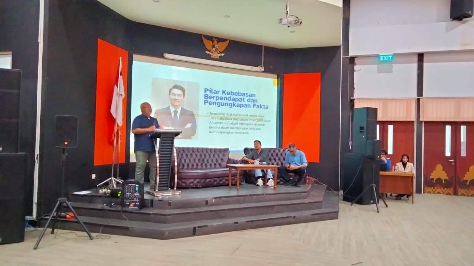 PWI Kalsel menggelar Diskusi Adinegoro dan Pelatihan Pers Kampus di Universitas Lambung Mangkurat (ULM), Sabtu (8/2).(Ist)