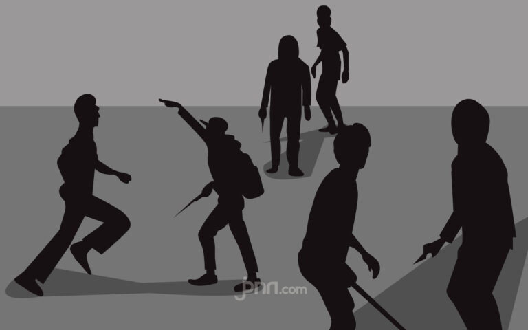 Mencekam! Warga Kebon Jeruk Diteror Geng Bersenjata, Polisi Turun Tangan 4 tawuran