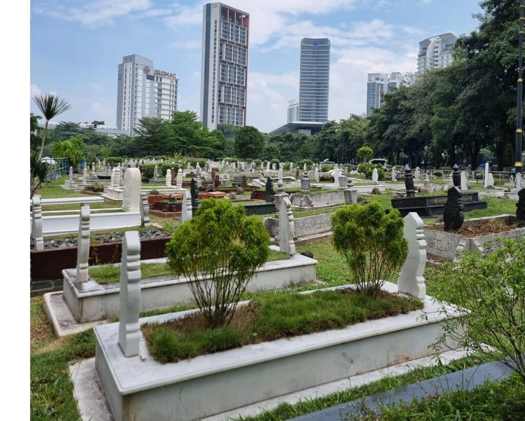 Duduk di Atas Kuburan Dilarang, Berikut Penjelasan Haditsnya