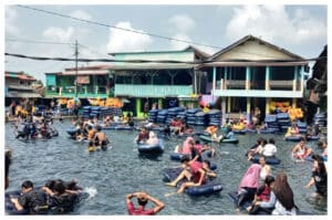 Wisata Keluarga Seru di Pemandian Umum Cikoromoy, Banten