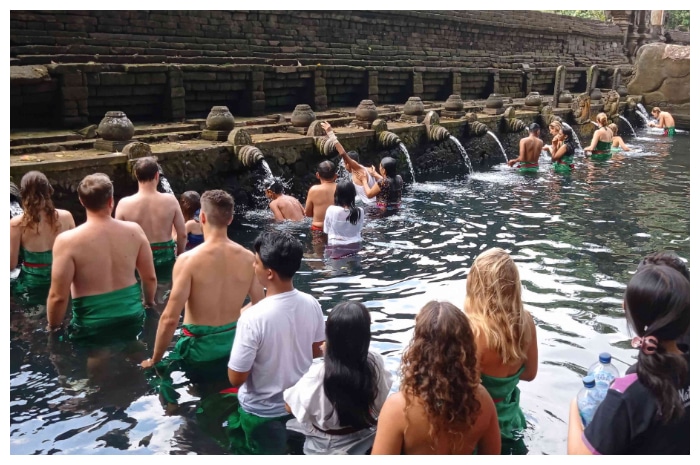 Keindahan Arkeologi dan Ritual Suci di Tampak Siring, Bali