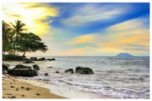 Carita, Perpaduan Indah Antara Wisata Bahari dan Hutan Tropis