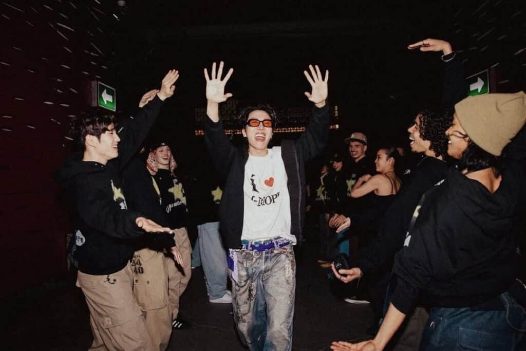 J-Hope BTS Kolaborasi Tak Terduga dengan Museum Louvre untuk Proyek “MONA LISA”