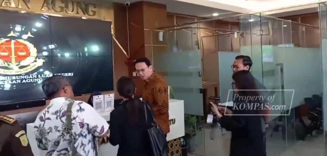 Ahok diperiksa Kejagung terkait dugaan korupsi di anak perusahaan Pertamina. (Youtube Kompas TV)