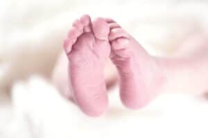 Seorang Bayi Perempuan Ditemukan Tergeletak di Sruni Jember, Diduga Dibuang Orang Tuanya