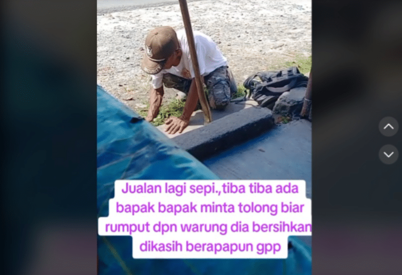 Seorang Ayah Rela Bersihkan Rumput dengan Bayaran Seikhlasnya (TikTok/janjansiantar)