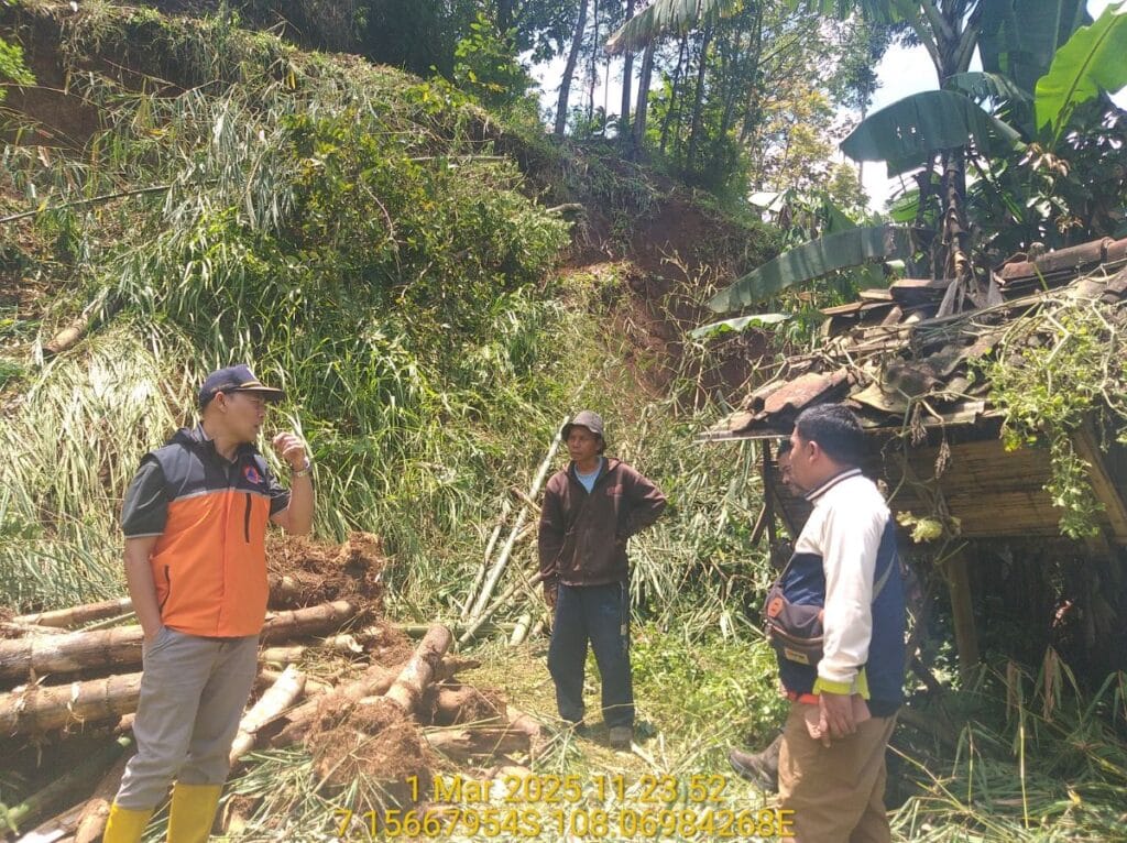 Garut Perpanjang Darurat, Empat Jembatan Putus