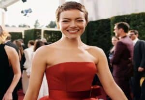 Emma Stone Jadi Sorotan di Karpet Merah Oscar 2025 dengan Gaun Mewah Louis Vuitton