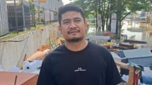 Pedagang Mega Bekasi Hypermall Rugi Ratusan Juta Akibat Banjir Besar