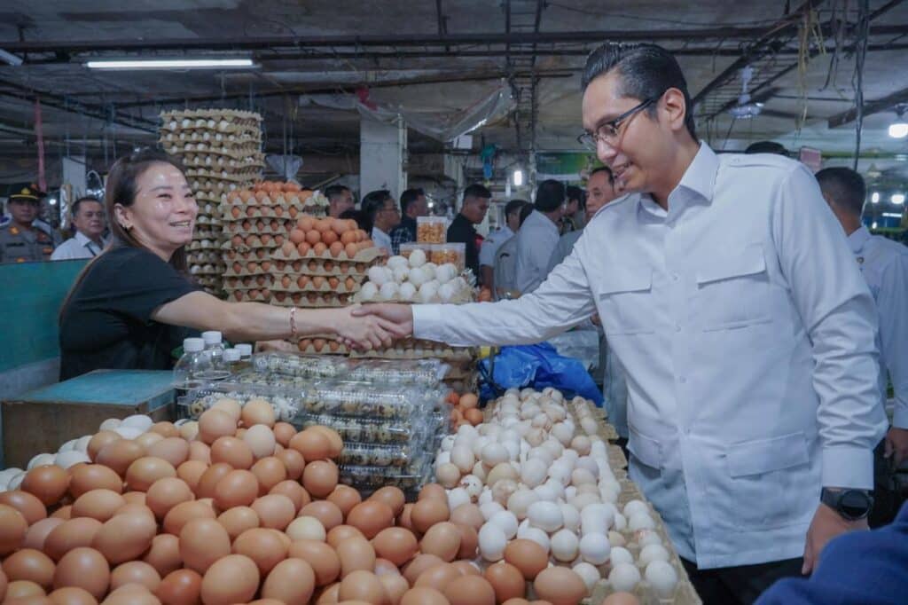 Antisipasi Kenaikan Harga, Wali Kota Medan Rico Waas Tinjau Harga Bahan Pokok di Pasar Petisah