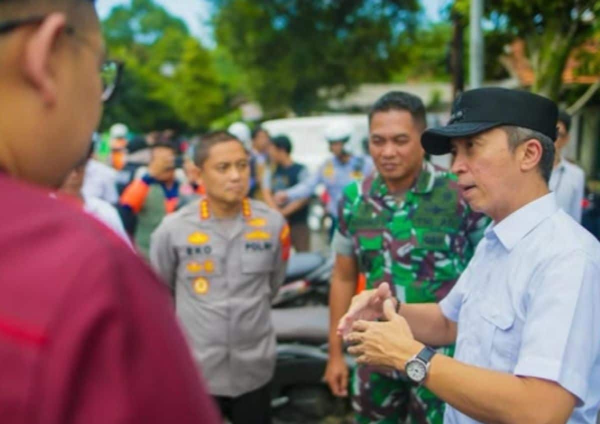 jalan longsor di bogor