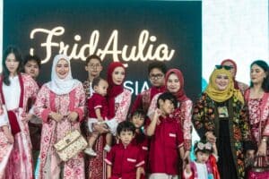 Batik Neng Geulis Hadirkan Pesona ‘Teratai’ di Moslem Fashion Show Bogor