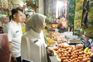 Wabup Garut Tinjau Pasar Limbangan untuk Pastikan Ketersediaan dan Harga Bahan Pokok