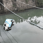 Ambulans Pembawa Jenazah di Bali Nyebur ke Sungai (Polres Jembrana)