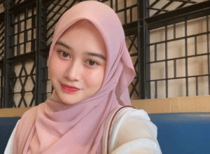 Profil Khansa Mariska, Calon Istri Gus Azmi yang Jadi Sorotan, Benarkah Usianya Baru Menginjak 19 Tahun?