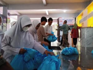 Makan Bergizi yang Beradaptasi di Bulan Puasa Menu Spesial untuk Siswa Bogor