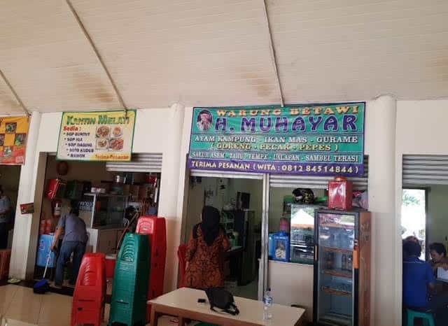 Warung Betawi H Muhayar di Jl. Taman Margasatwa Raya, Jati Padang, Kec. Ps. Minggu, Kota Jakarta Selatan.(Aris MP)