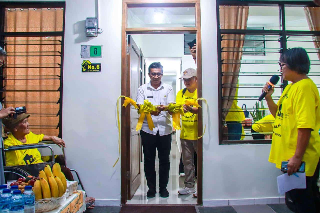 Peresmian rumah almarhum Cabot Burhana yang telah dibedah (KIS/NICKO)