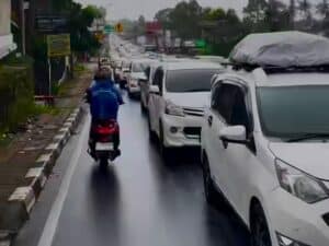 25 Ribu Kendaraan Serbu Puncak, Begini Cara Polisi Atasi Kemacetan H+2 Lebaran