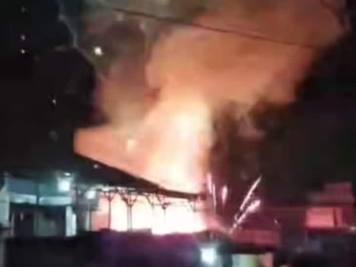 Layar tangkap kebakaran Minggu malam di Pasar Leuwiliang Bogor (KIS/IST)