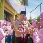 Dedie A. Rachim, secara simbolis membuka pelaksanaan kegiatan Padat Karya tingkat Kota Bogor tahun 2025 (KIS/Nicko)