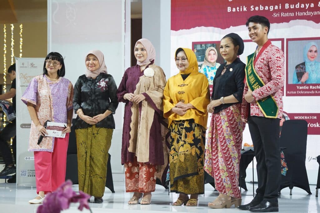 Batik Bogor Siap Mendunia, Dua Srikandi Gaungkan Cinta Budaya Lewat Buku dan Fashion