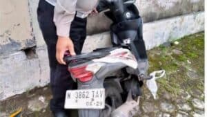 Emak-emak dan anaknya warga  Bangil Pasuruan Tabrak Beton Jalan di Mojoagung Jombang Tewas Mengenaskan