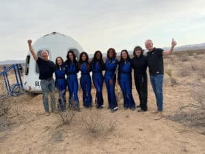 Momen Bersejarah: Misi Kru Wanita Blue Origin Sukses Diluncurkan, Katy Perry Ikut Naik ke Luar Angkasa