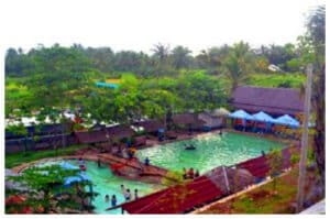 Destinasi Keluarga Favorit: Berendam dan Menyatu dengan Alam di Cisolong, Banten