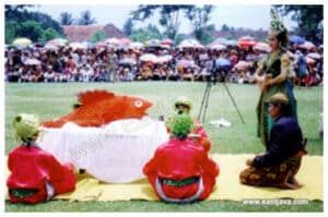 Ceprotan: Upacara Adat Desa Sekar yang Memesona dengan Legenda dan Kelapa Muda