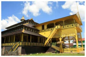 Keraton Kadariah: Jejak Sejarah Kerajaan di Jantung Kota Pontianak