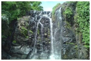 Menikmati Alam dan Cerita Mistis di Curug Sawer di Pandeglang, Banten