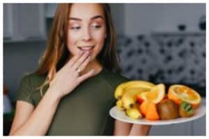 Boleh Nggak Makan Buah di Malam Hari? Ini Penjelasannya