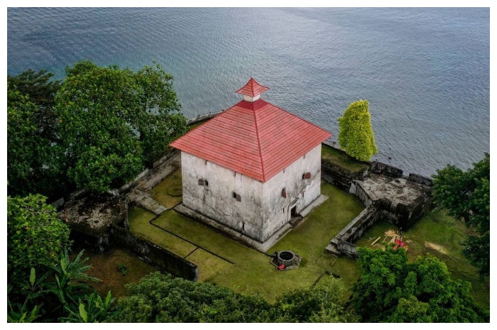 Benteng Amsterdam: Arsitektur Tua dan Pemandangan Memukau di Maluku