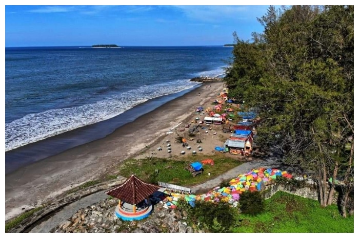 Liburan Santai di Pariaman: Eksotisme Pantai Arta dan Pantai Kata