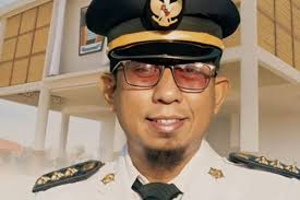 VIRAL Camat Padang Selatan Anhal Mulya Perkasa Dicopot Usai Diduga Selingkuh dengan Staf ASN