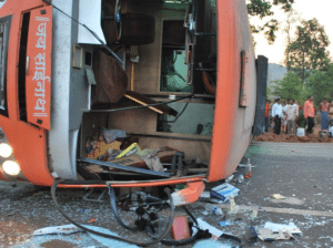 Bus Miyor Tujuan Padang-Jakarta Kecelakaan di Tol Kayuagung, Begini Kronologi Kejadiannya!